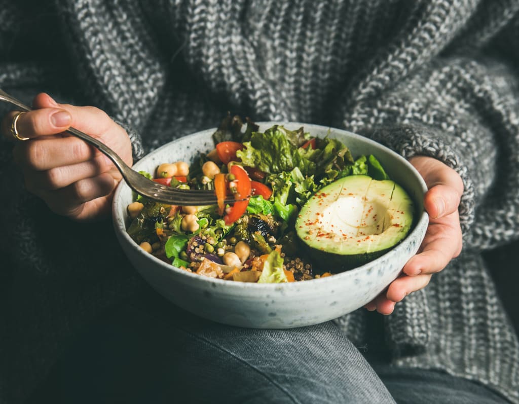 stay healthy while traveling on a budget